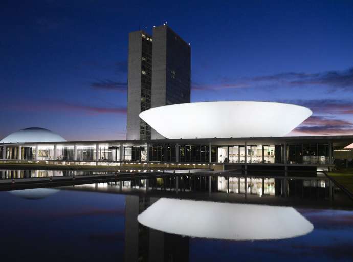 "Janela" para deputados trocarem de partido abre na próxima quinta