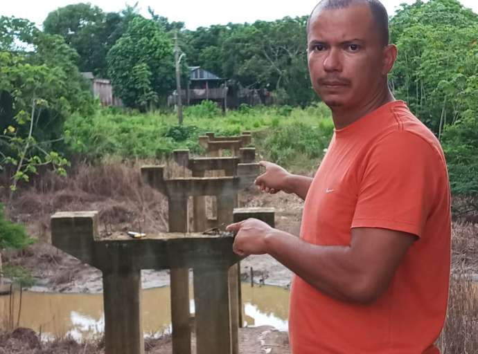 Morador reclama de obra parada e pede urgência na construção da ponte que liga Ayrton Sena ao Aeroporto Velho, na Baixada da Sobral 