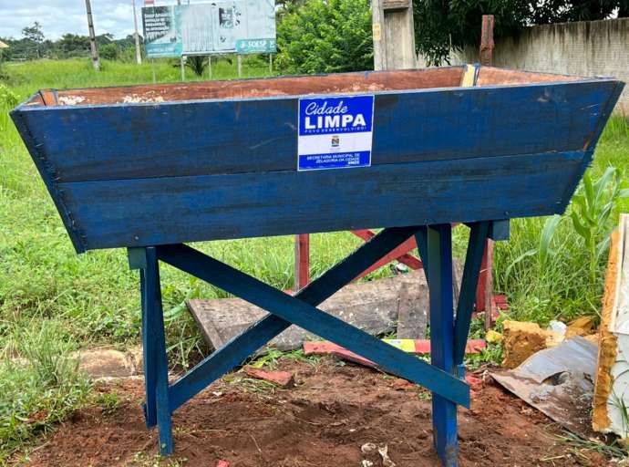 Moradores de vilas e ramais agradecem ao prefeito Tião Bocalom pela substituição de caixas coletoras de lixo, que não recebiam manutenção há mais de quatro anos