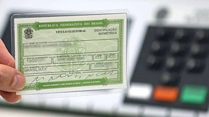 Eleitores têm 1 mês para regularizar título de eleitor e emitir primeira via; veja passo a passo