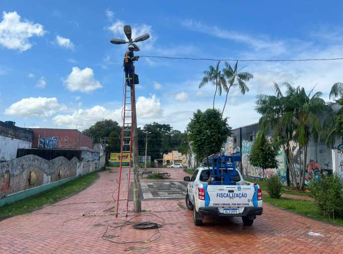 Departamento de Iluminação Pública da SMCCI, restabelece pontos de luz em todas as regionais de Rio Branco, reforçando o compromisso de Bocalom de manter a cidade iluminada