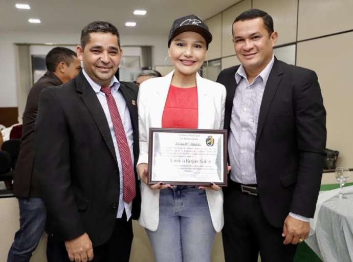Jéssica Sales é homenageada pela Câmara de Mâncio Lima com o Título de Cidadã Manciolimense