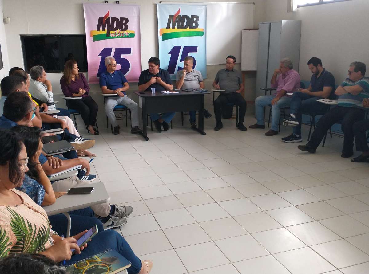 Pré- candidata, Mara Rocha debate com equipe seu Plano de Governo 