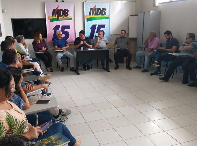 Pré- candidata, Mara Rocha debate com equipe seu Plano de Governo 