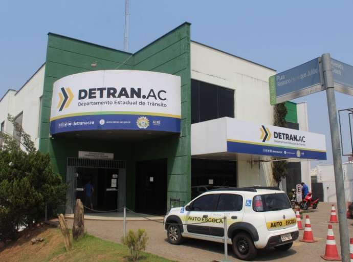 Governo convoca candidatos do concurso temporário do Detran para entrega de documentos