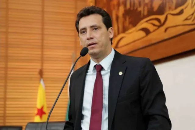 Ex-deputado que propôs a criação do "Bolsa Caixão" quer voltar para a Aleac