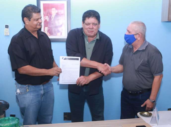 Flaviano recebe representantes do INSS no Acre e se compromete em elaborar PEC que torna funções em carreiras típicas de Estado