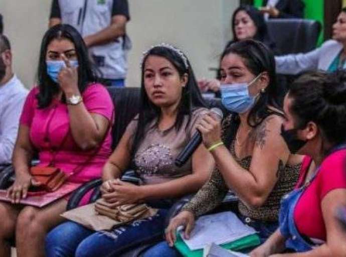 Mães que perderam bebês por falta de tratamento adequado no PS vão fazer manifestação nesta segunda-feira em frente ao Palácio