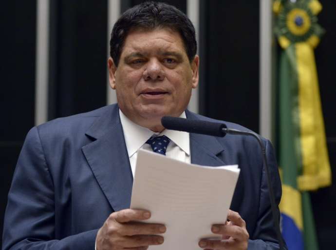 Flaviano consegue liberação de emendas para pavimentação de ruas em Sena Madureira e Manoel Urbano