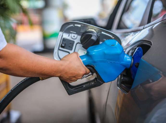 Preço da gasolina no Brasil está abaixo da média mundial, aponta levantamento