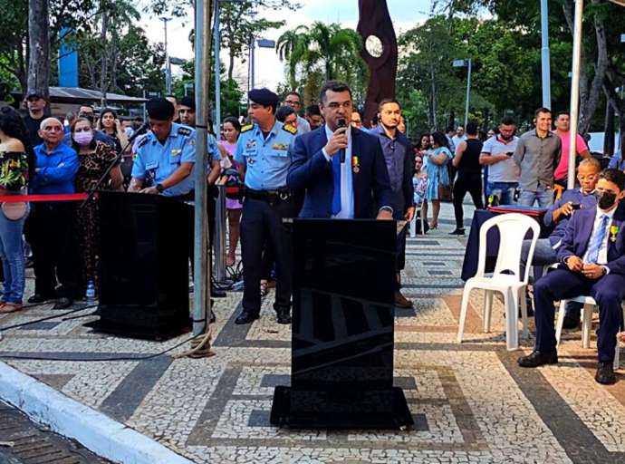 Deputado Sargento Cadmiel recebe condecoração militar do Comando da PMAC por seu desempenho parlamentar em defesa da Polícia e Policiais Militares