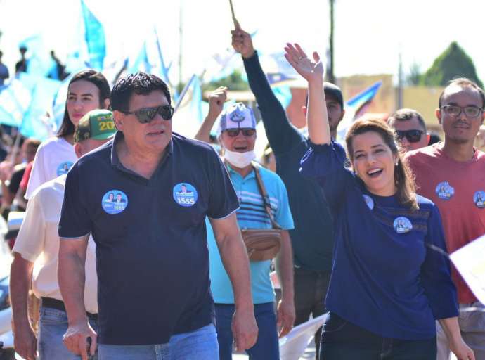 Flaviano Melo destaca o trabalho de seu pai pelo Calafate durante Caminhada da Esperança no bairro