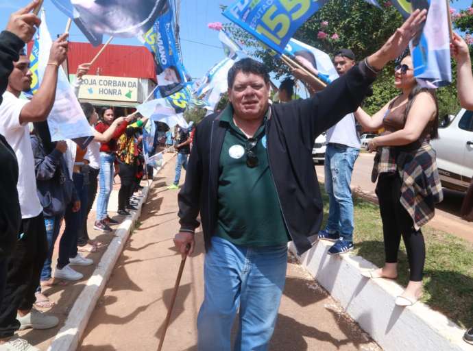Cumprindo agenda no interior, campanha de Flaviano continua com forte aceitação popular; candidatura de Mara ao governo é abraçada por população nas ruas