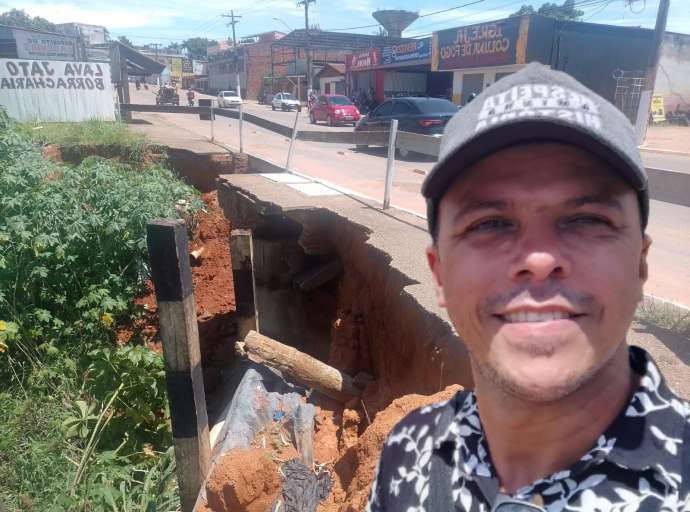 Vídeo: ativista social faz alerta Prefeitura sobre avanço de erosão em cratera na Baixada da Sobral:"o barato sai caro"