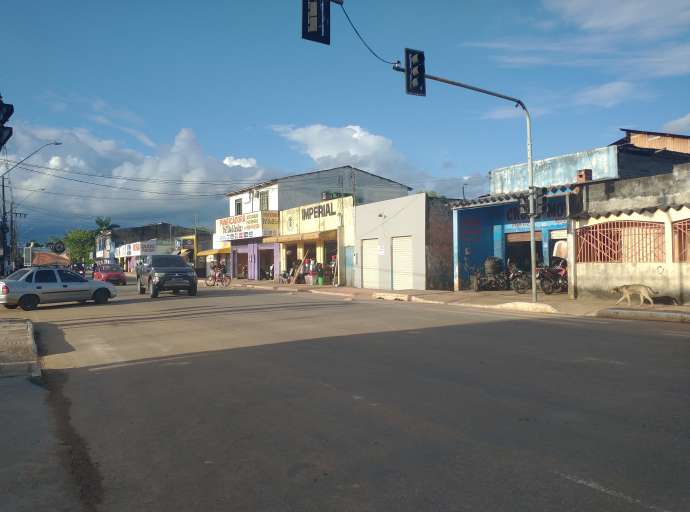 Moradores reclamam de falta de sinalização viária na Avenida Sobral