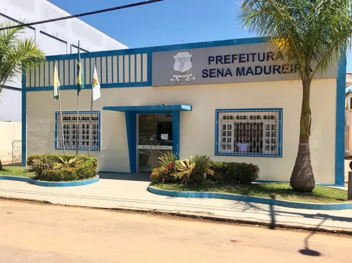 Prefeitura de Sena Madureira poderá gastar mais de R$ 2 milhões com chaves, papel e carimbo