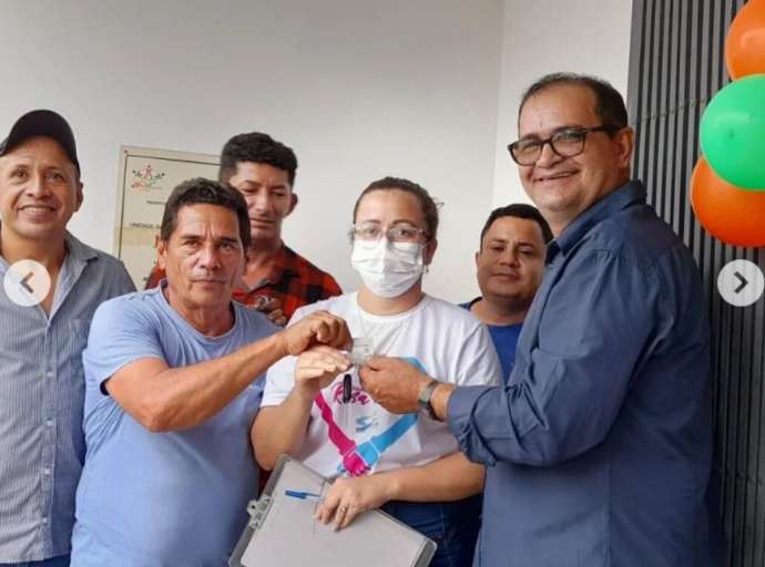 "Meu zelo e meu compromisso com vocês continua de pé" diz Tanízio Sá, ao participar de entrega de equipamentos em Manoel Urbano