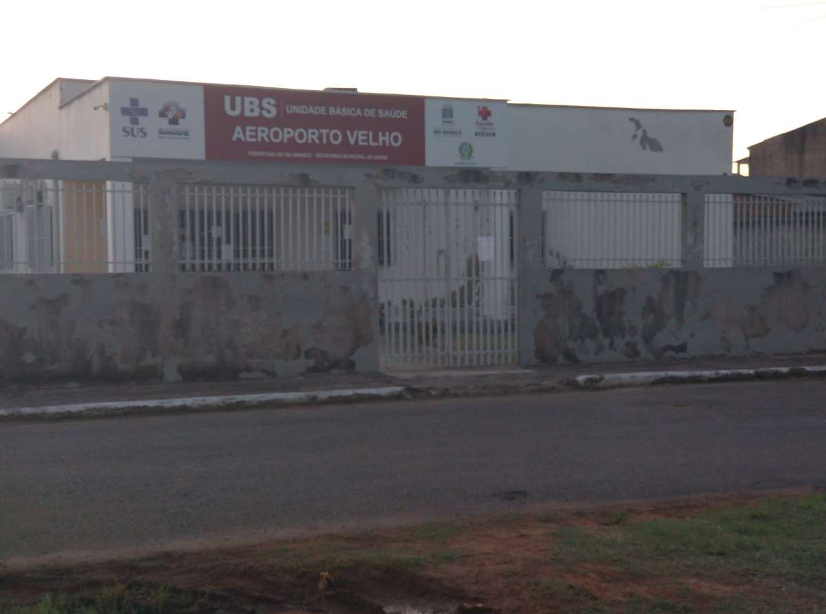 Moradores lamentam situação da UBS do Aeroporto Velho: "parece prédio abandonado" 