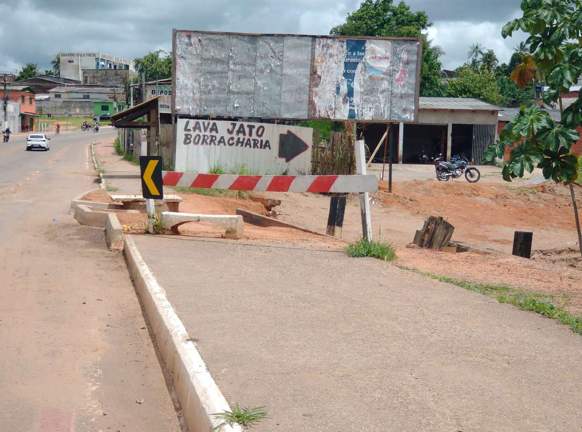 Moradores dizem que Prefeitura fez obra "meia boca" na ladeira do Bola Preta 