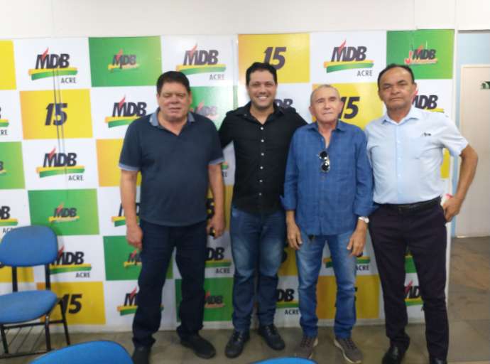 Um dia antes da posse, vereador João Marcos Luz visita o MDB, agradece Flaviano se coloca à disposição do Partido