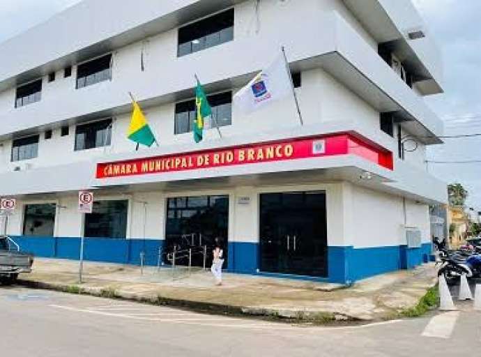 Enquanto o povo sofre na pós- enchente, vereadores de Rio Branco estão famintos por mais dinheiro e pretendem aumentar seus salários, verbas de gabinete e mais cargos para Prefeitura essa semana 