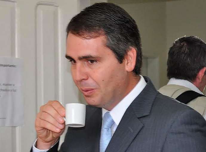 "ASSOMBRADOS E ATERRORIZADOS"