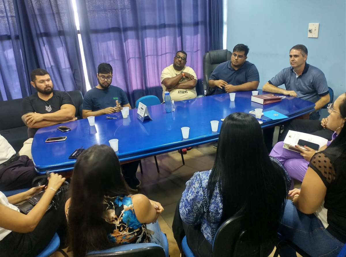 Marcus Alexandre é recebido por segmentos representativos do MDB na mesa azul, que declaram: "somos todos Chame Chame"