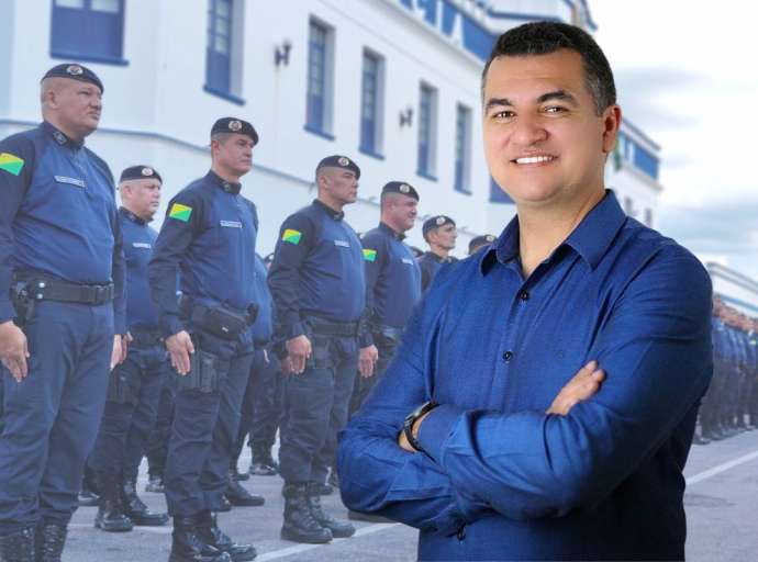 Ex-deputado Estadual Sgt. Cadmiel Bomfim participa de formatura e entrega de equipamentos para o quartel da Polícia Militar em Feijó